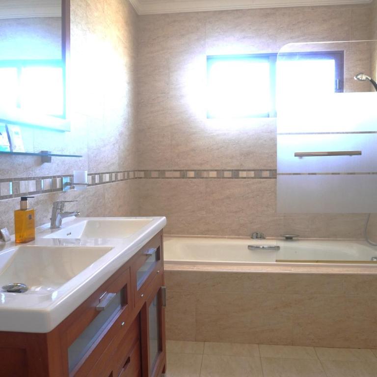 Villa Seaview Suncoast Luxury - Villa - 27