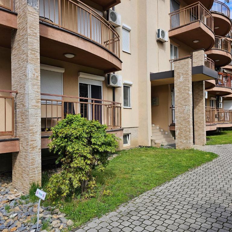 Apartmani TRIO - Apartment with Terrace - 14