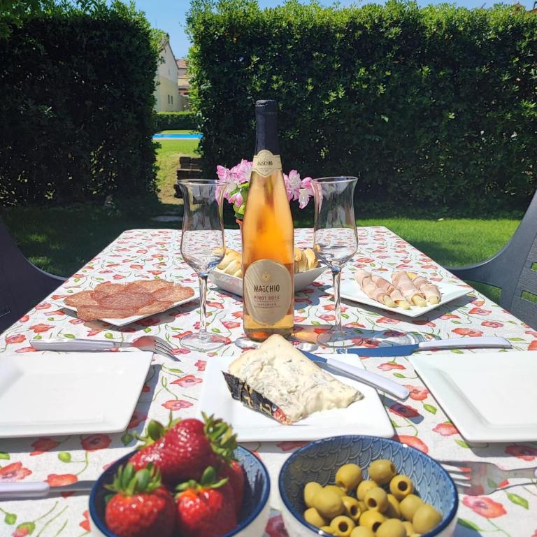 Private Garden Giardino Privato a Bardolino - House Amorino - Two-Bedroom Apartment with Private Garden - 5