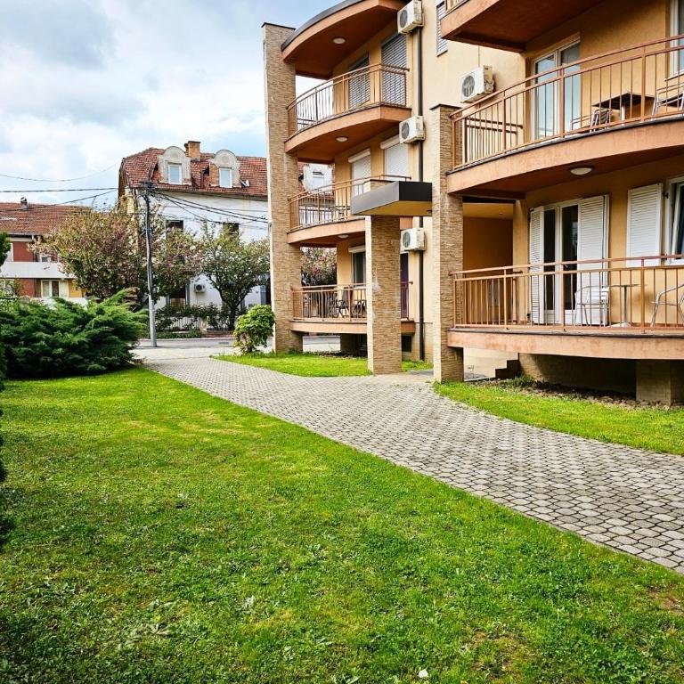 Apartmani TRIO - Apartment with Terrace - 4