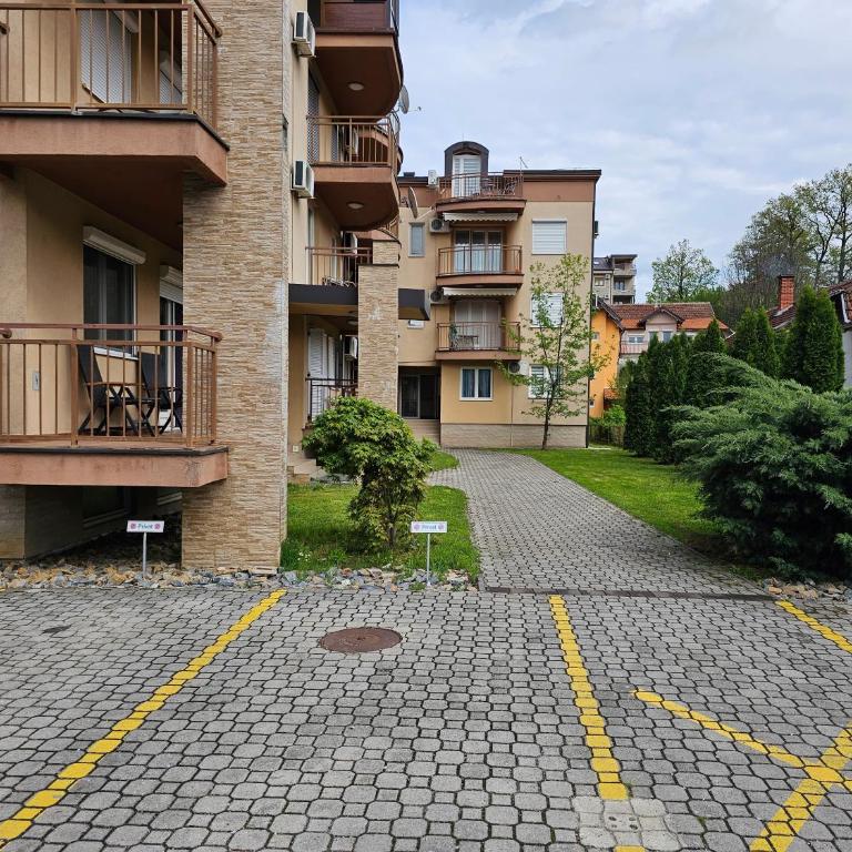 Apartmani TRIO - Apartment with Terrace - 5
