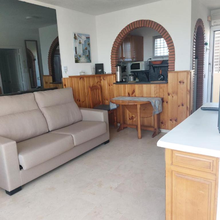 Lovely apartment in Torremolinos Views of the sea, pool, terrace, sofa bed and fully equipped kitchen - Apartamento con vistas al mar - 4