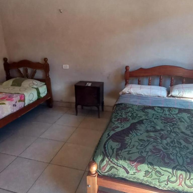 El Shaddai - Basic Triple Room with Shared Bathroom - 1