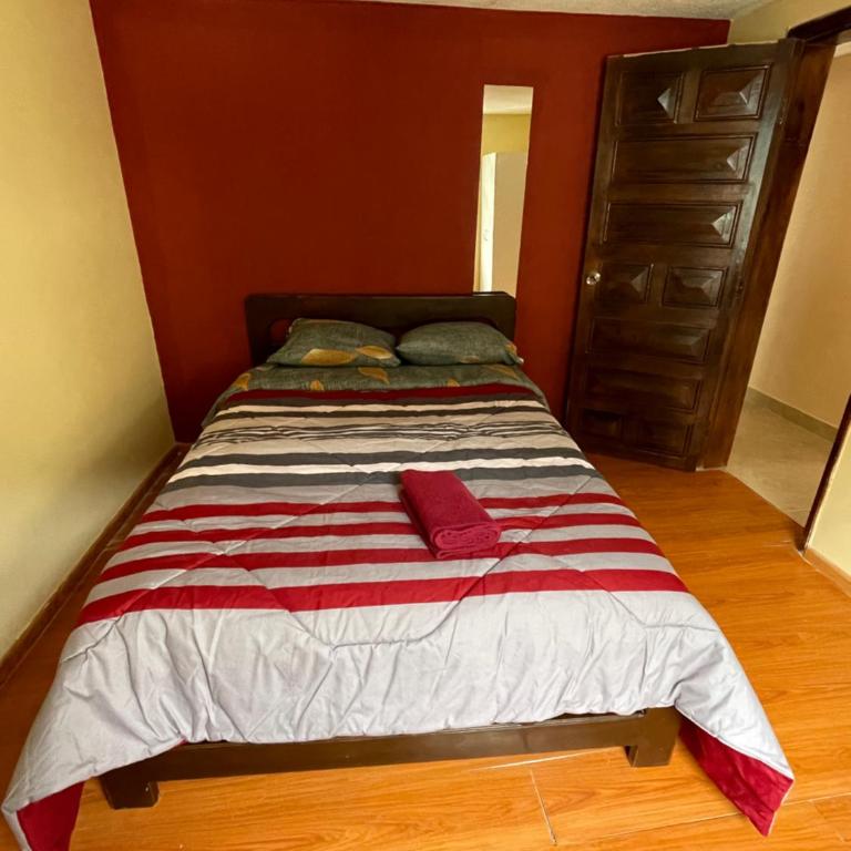 Departamento en el centro de la ciudad de Baños con netflix, wifi, garage gratuito y una excelente vista - Two-Bedroom Apartment - 8