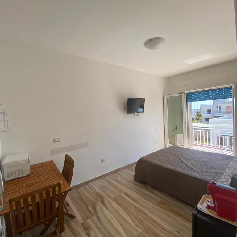 Casa al Mare per Vacanza ZEUS - Camera Matrimoniale con Divano-Letto e Vista Mare - 3