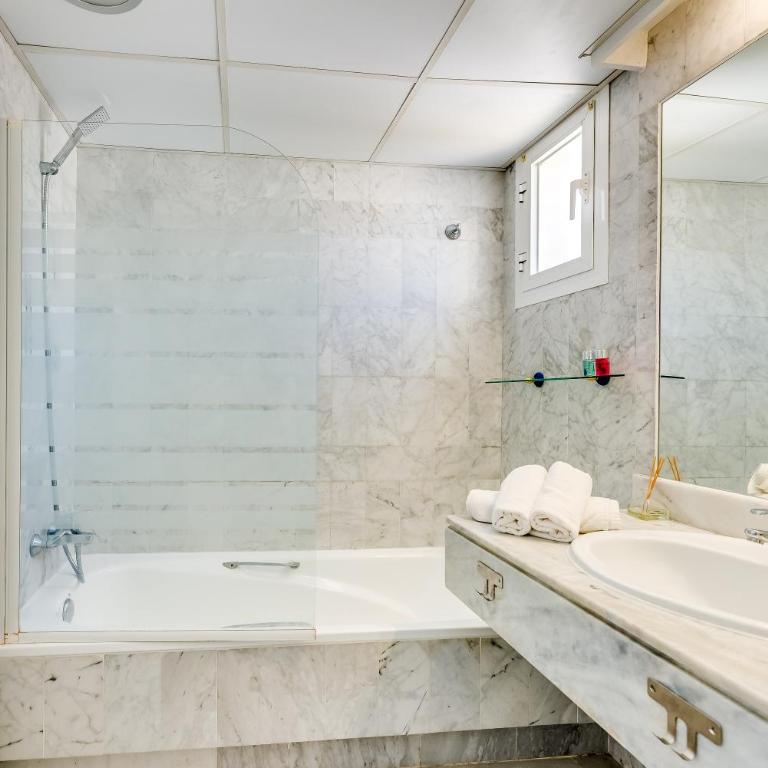 Spacious Penthouse in Los Naranjos - Up to 6 GUESTS! - Apartamento de 3 dormitorios - 28