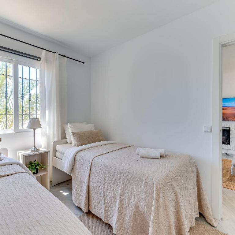 Spacious Penthouse in Los Naranjos - Up to 6 GUESTS! - Apartamento de 3 dormitorios - 30