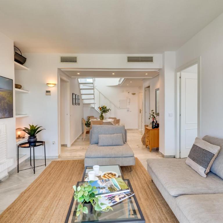 Spacious Penthouse in Los Naranjos - Up to 6 GUESTS! - Apartamento de 3 dormitorios - 12