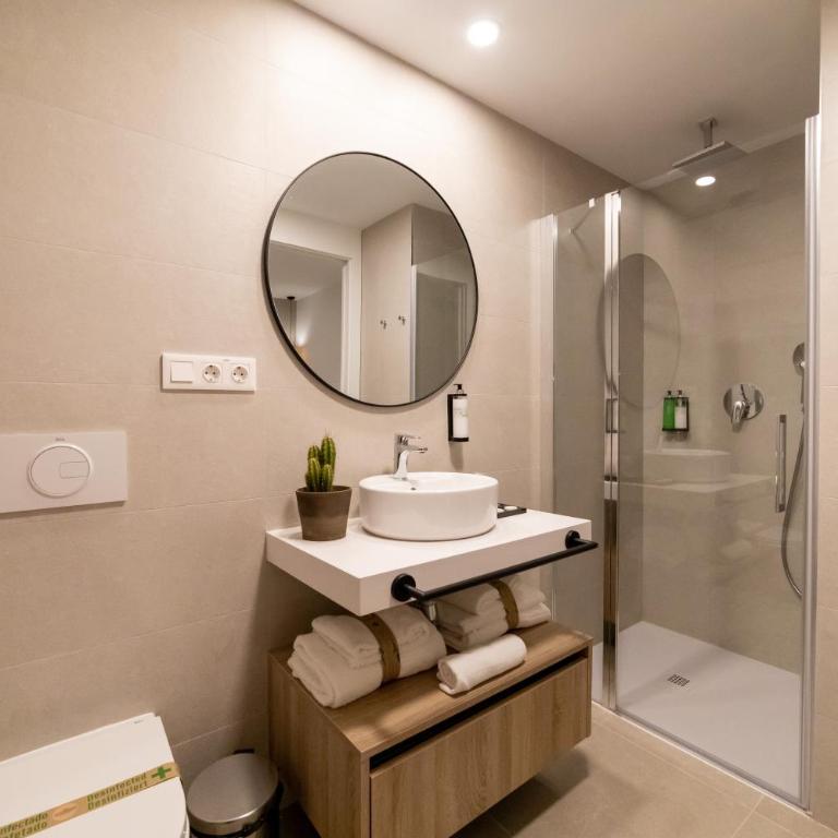 Alidreams Lola Center Apartamentos - Double Room - Disability Access - 10