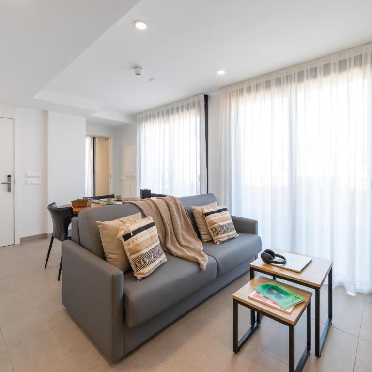 Alidreams Lola Center Apartamentos - Superior Apartment - 4