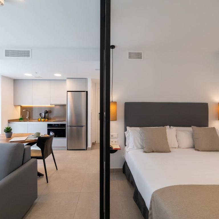 Alidreams Lola Center Apartamentos - Penthouse Apartment - 19