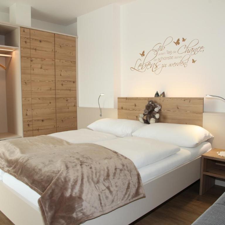 Hotel & Frühstückspension Raabtal - Familienzimmer mit Balkon - 5