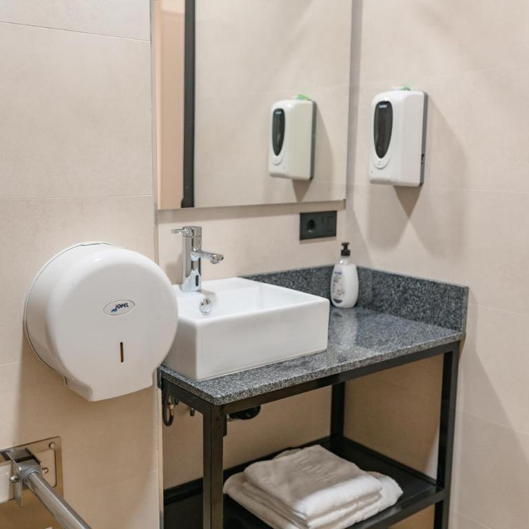 VAD HOSTEL ALICANTE - Albergue Juvenil - Bed in 4-Bed Mixed Dormitory Room - 3