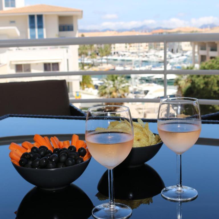 Port-Fréjus, LE CONSUL, appartement 2 pièces climatisé, terrasse & parking - Appartamento con 1 Camera da Letto - 1