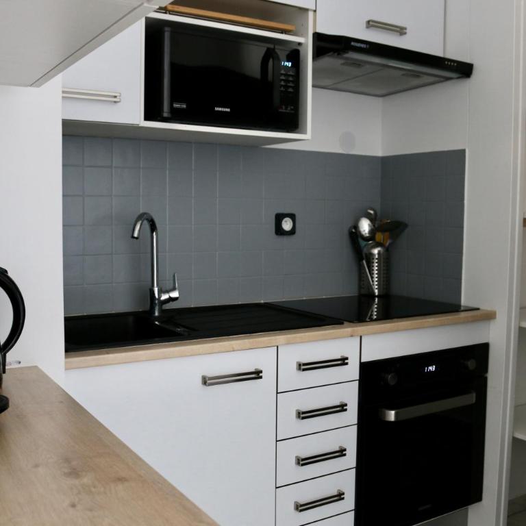 Port-Fréjus, LE CONSUL, appartement 2 pièces climatisé, terrasse & parking - Appartamento con 1 Camera da Letto - 11