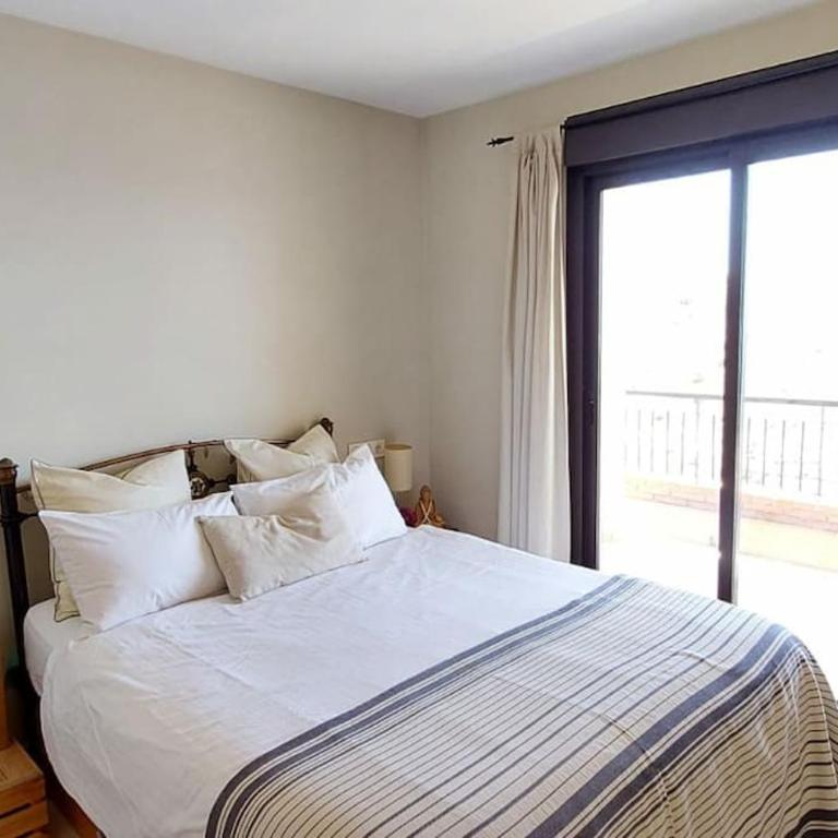 Chic Beachfront Apartment - Two-Bedroom Apartment - 5