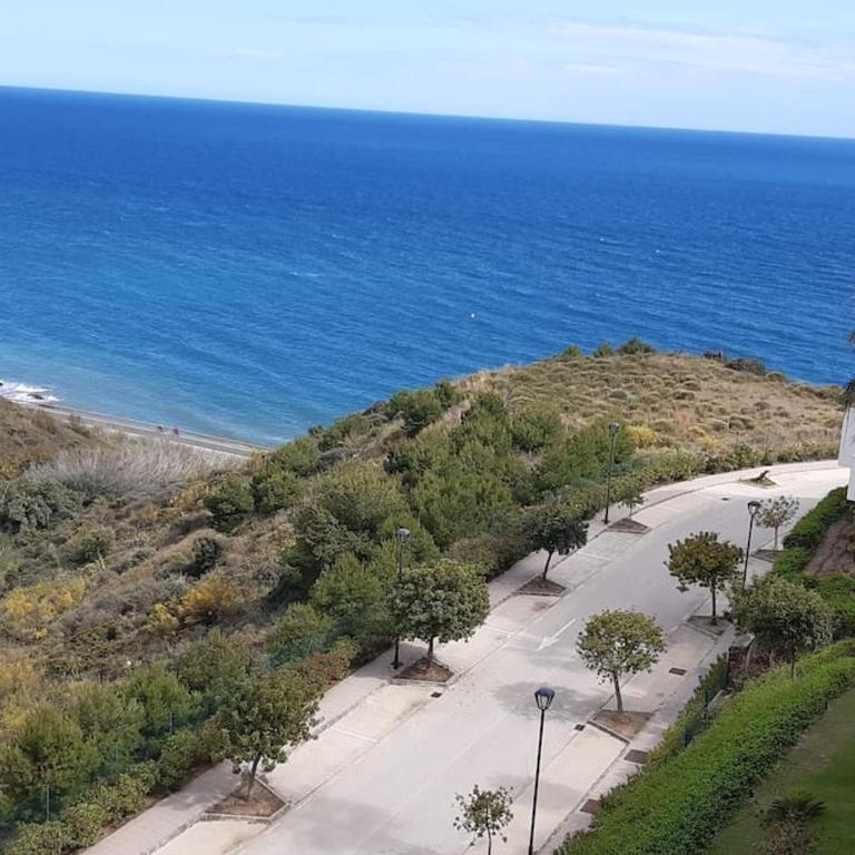 Chic Beachfront Apartment - Two-Bedroom Apartment - 7