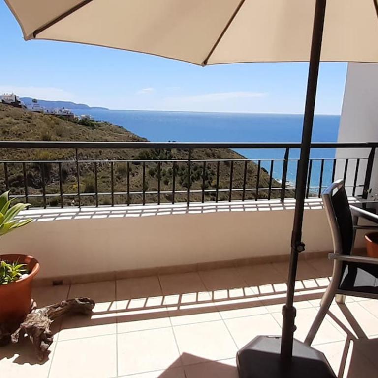 Chic Beachfront Apartment - Two-Bedroom Apartment - 16