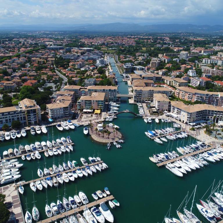 Port-Fréjus, LE CONSUL, appartement 2 pièces climatisé, terrasse & parking - Appartamento con 1 Camera da Letto - 54
