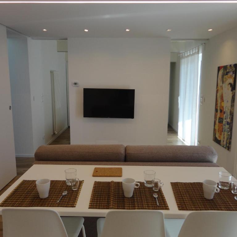 CASA KLIMT vicinissima al mare parcheggio privato gratuito se disponibile - Two-Bedroom Apartment - 7