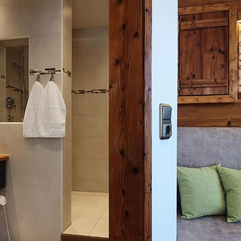 Schneider-Hof inkl. Chiemgaukarte - Budget Doppelzimmer - 3