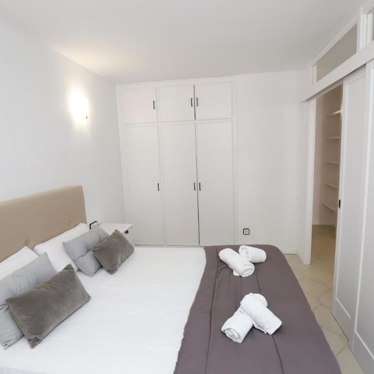 DIFERENTFLATS Novelty - Apartamento de 1 dormitorio con vistas a la ciudad - 2
