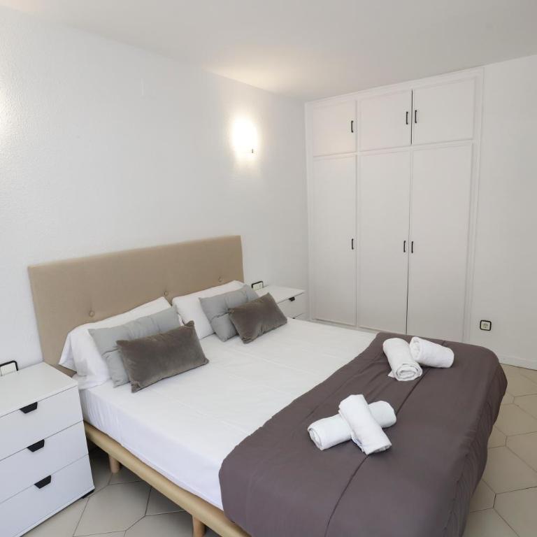 DIFERENTFLATS Novelty - Apartamento de 1 dormitorio con vistas a la ciudad - 8