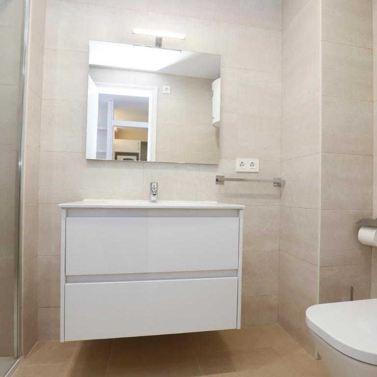 DIFERENTFLATS Novelty - Apartamento de 1 dormitorio con vistas a la ciudad - 5