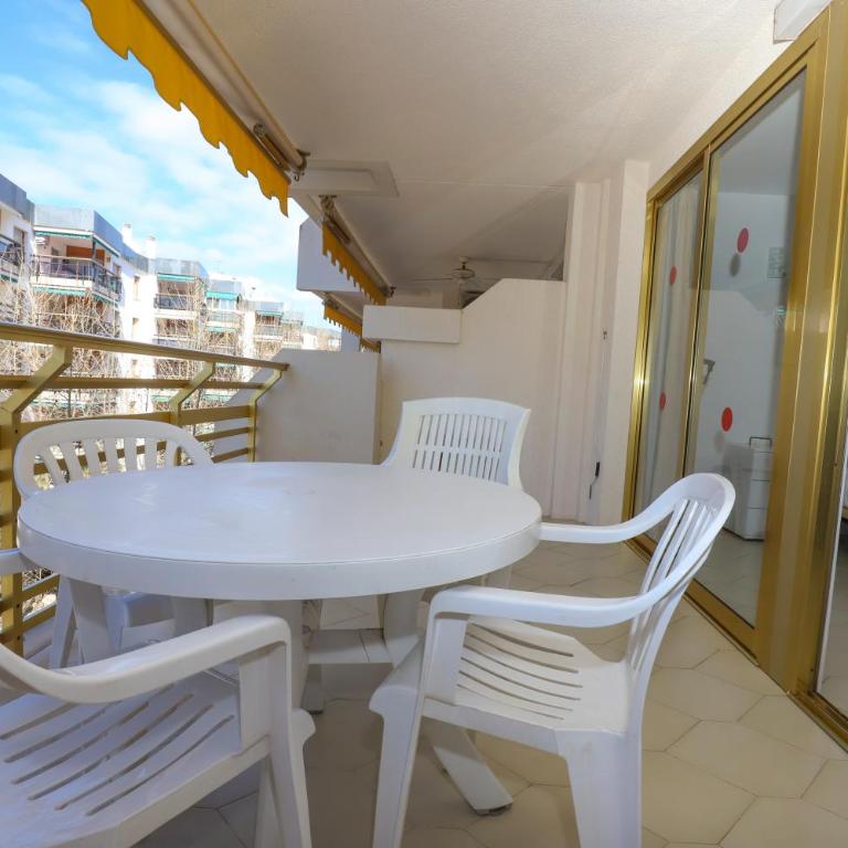 DIFERENTFLATS Novelty - Apartamento de 1 dormitorio con vistas a la ciudad - 6
