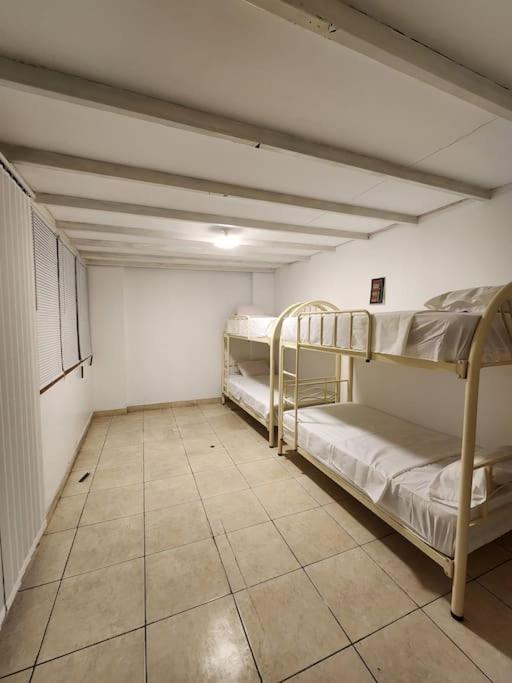 R&M Apartament - Three-Bedroom Apartment - 3