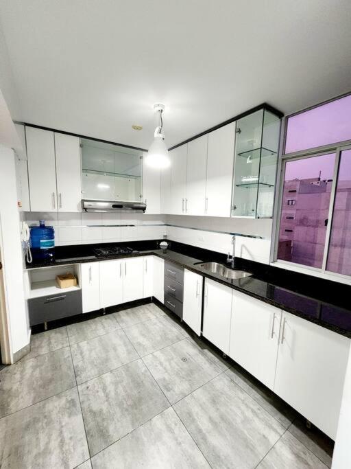 R&M Apartament - Three-Bedroom Apartment - 23