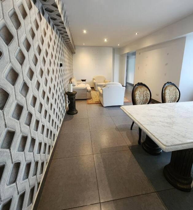 R&M Apartament - Three-Bedroom Apartment - 36