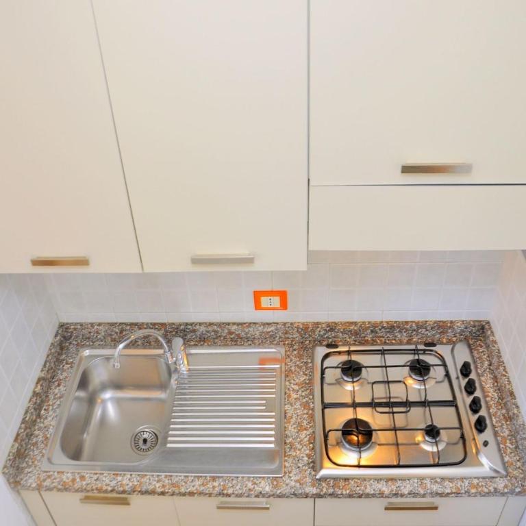 Cozy flat with terrace and lift - Beahost - Appartamento - 7