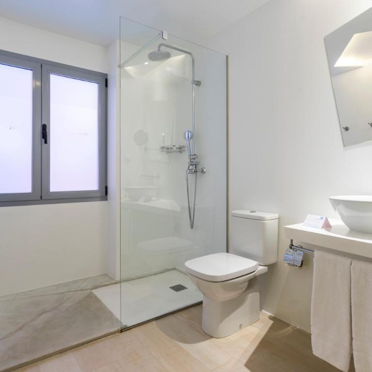 Atarazanas Málaga Boutique Hotel - Habitación Triple - 1