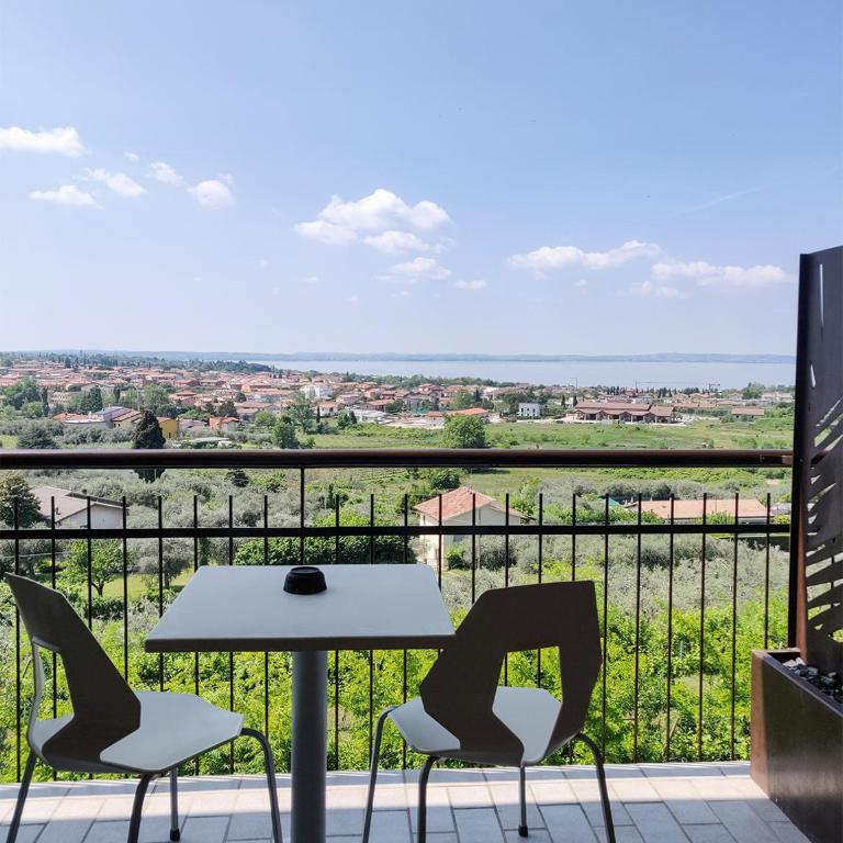 Hotel Castello S. Antonio - Camera Matrimoniale Standard con Balcone e Vista Lago - 2