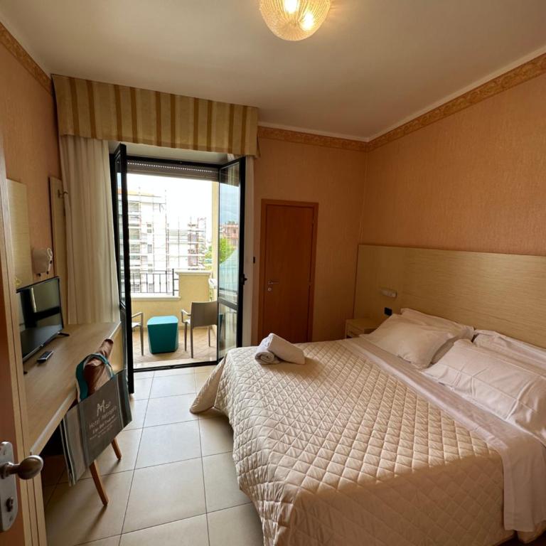 Hotel Metropole - Standard Double or Twin Room with side Sea View - 6