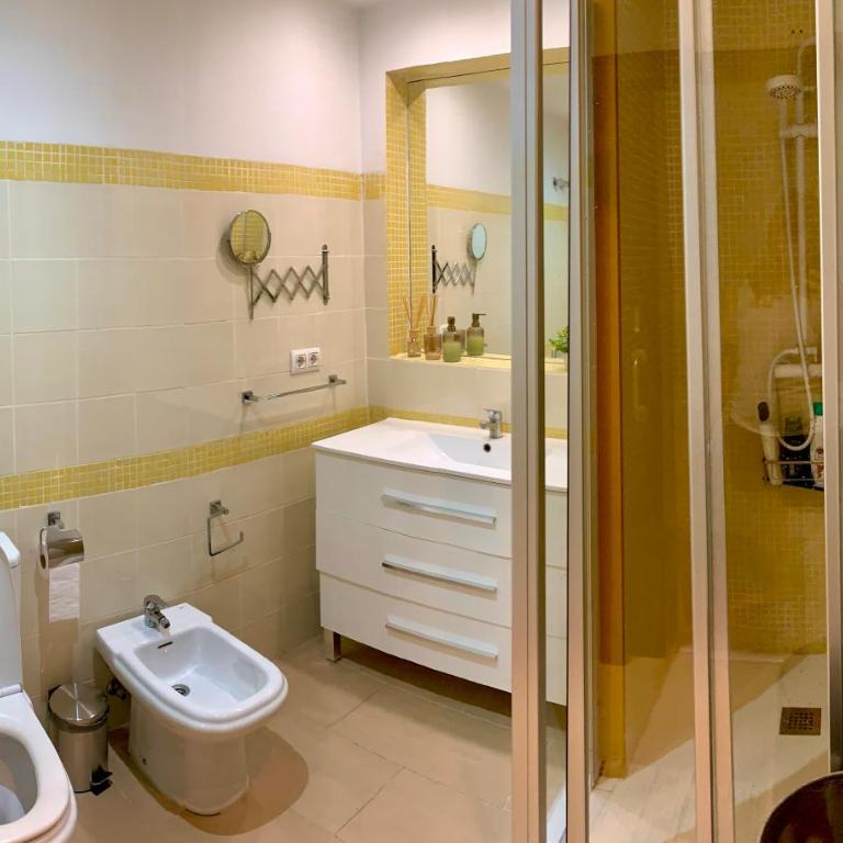 Cosy and Modern Puerto de Sagunto Holiday Flat - Two-Bedroom Apartment - 9