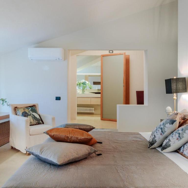 LOSE THE WORLD. FIND YOURSELF. VILLA DUEMANI, 8 BEDROOMS, PANORAMIC POOL & SPA - Villa - 36