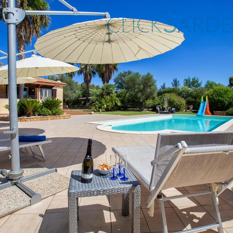 ClickSardegna Villa Paradiso with swimming pool large garden and tennis court - Villa con Piscina Privata - 16