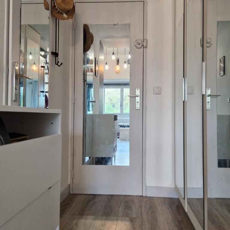 Studio mezzanine entier à 5min de la plage et de St tropez - Appartement 1 Chambre - 19