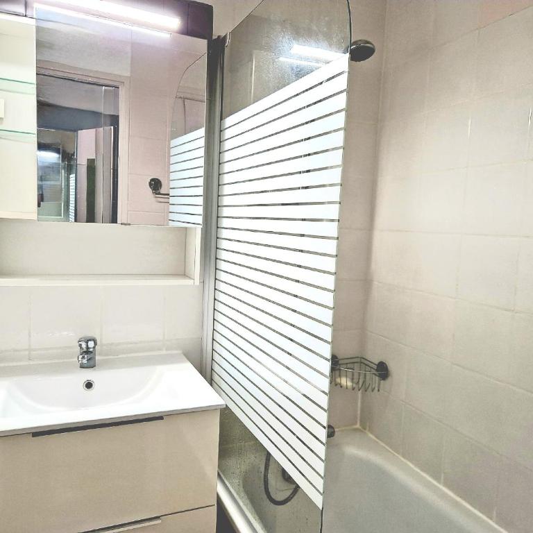 Studio mezzanine entier à 5min de la plage et de St tropez - Appartement 1 Chambre - 16