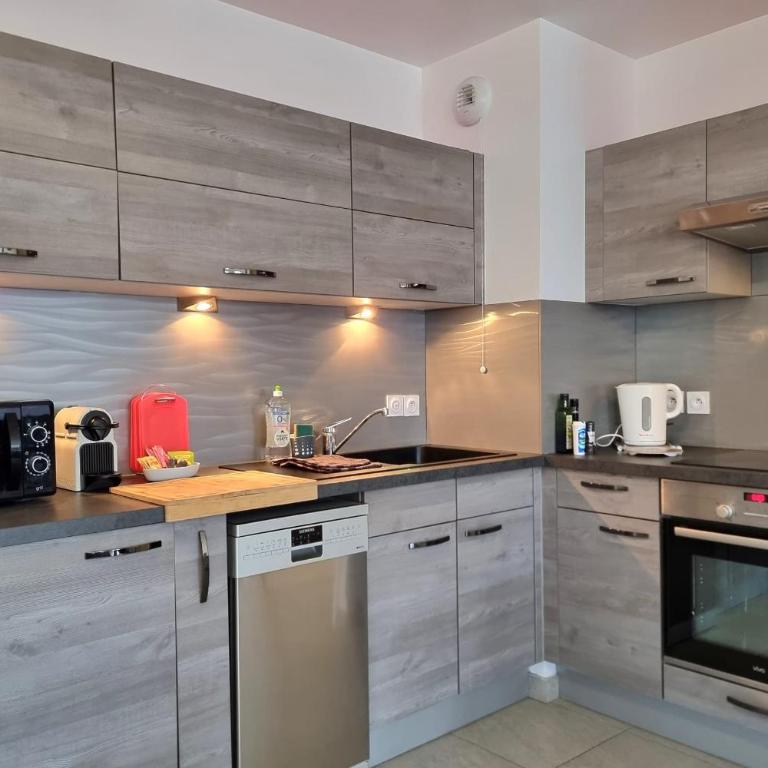Chez Lou et Dan 4P apartment with balcony elevator and secure parking - Appartement - 3