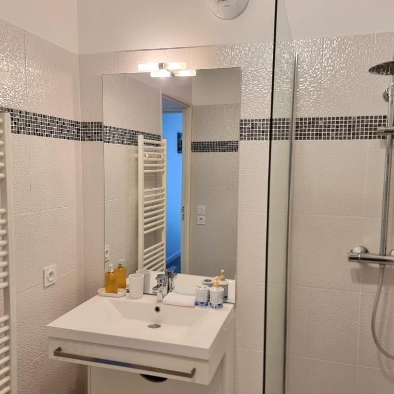 Chez Lou et Dan 4P apartment with balcony elevator and secure parking - Appartement - 16