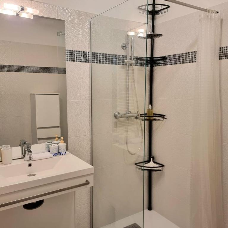 Chez Lou et Dan 4P apartment with balcony elevator and secure parking - Appartement - 4