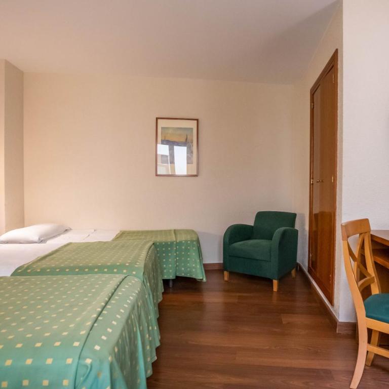 YIT Conquista de Toledo - Habitación Doble con 2 camas supletorias - 3