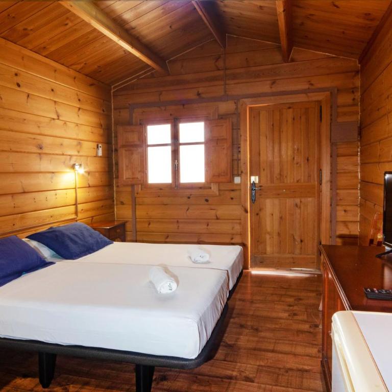 APARTAMENTOS PALASIET - Cabaña de madera - 44