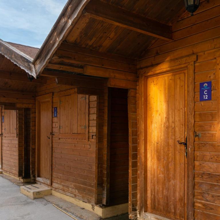 APARTAMENTOS PALASIET - Cabaña de madera - 55