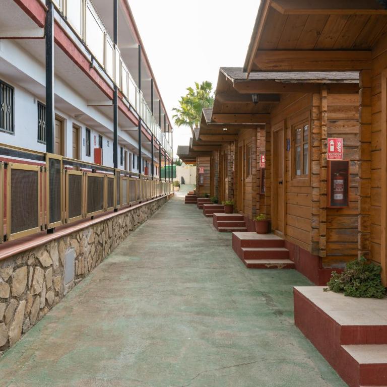 APARTAMENTOS PALASIET - Estudio - 69