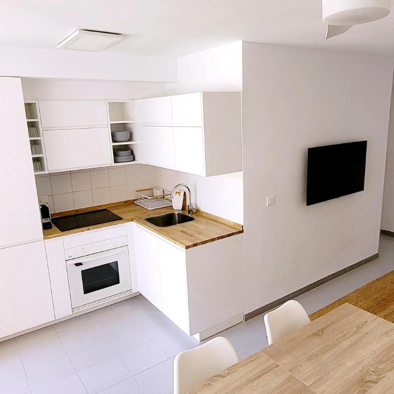 Precioso Apartamento Reformado en 1ra Linea de Mar sin vistas - Apartamento de 2 dormitorios - 3