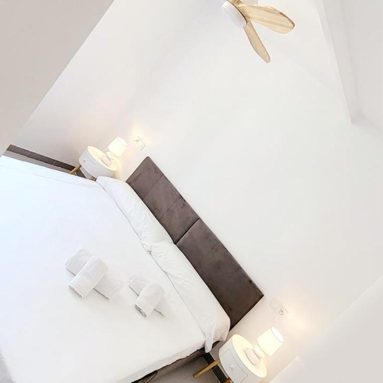 Precioso Apartamento Reformado en 1ra Linea de Mar sin vistas - Apartamento de 2 dormitorios - 4